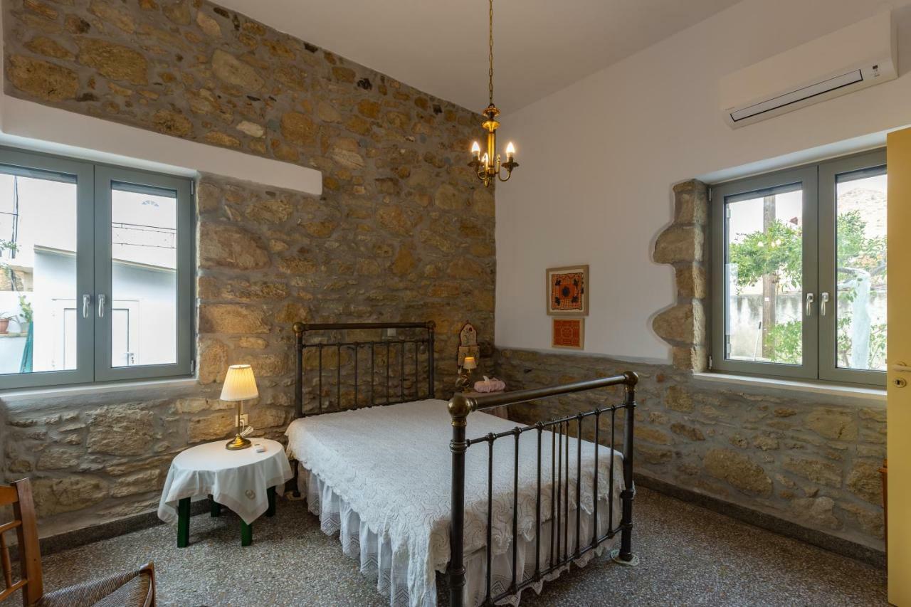 Вилла Iliopetra House Сивас Экстерьер фото