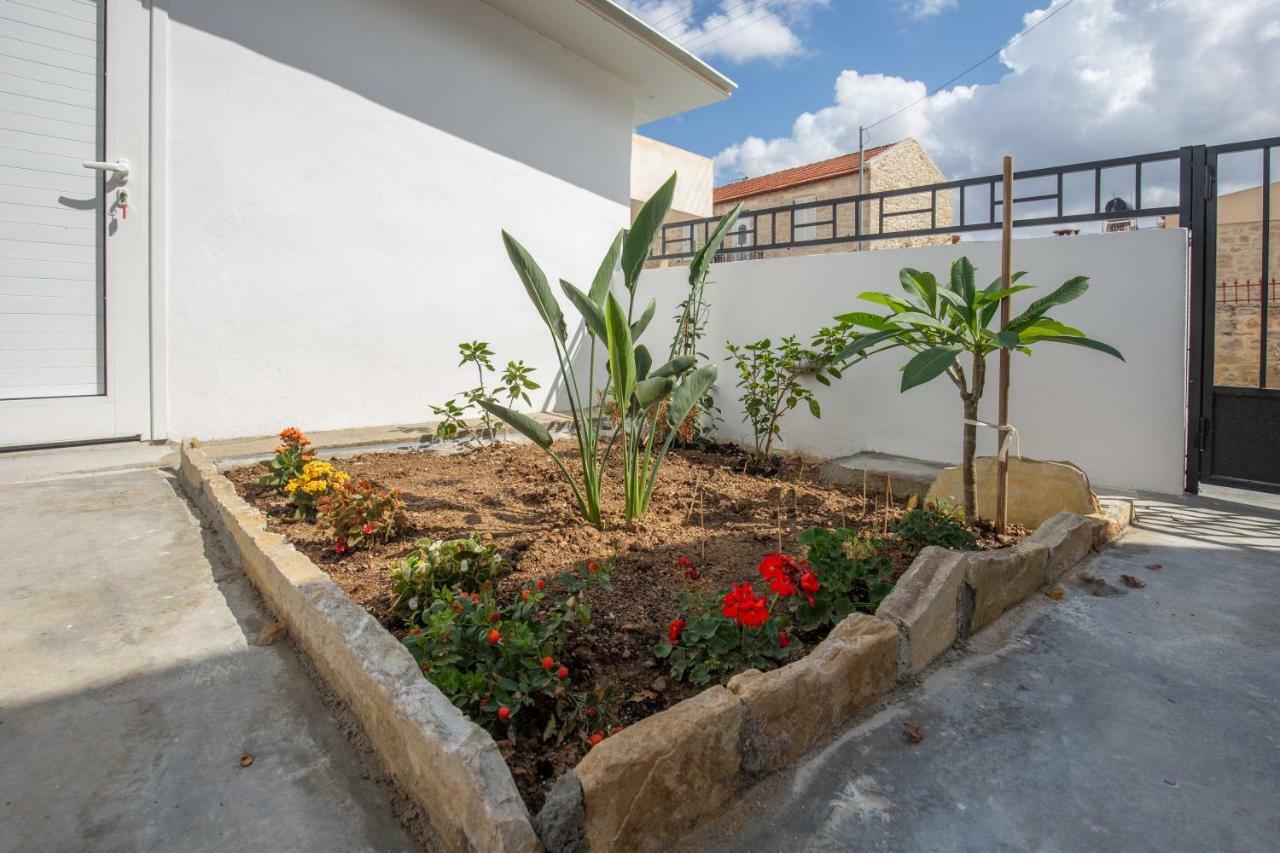 Вилла Iliopetra House Сивас Экстерьер фото